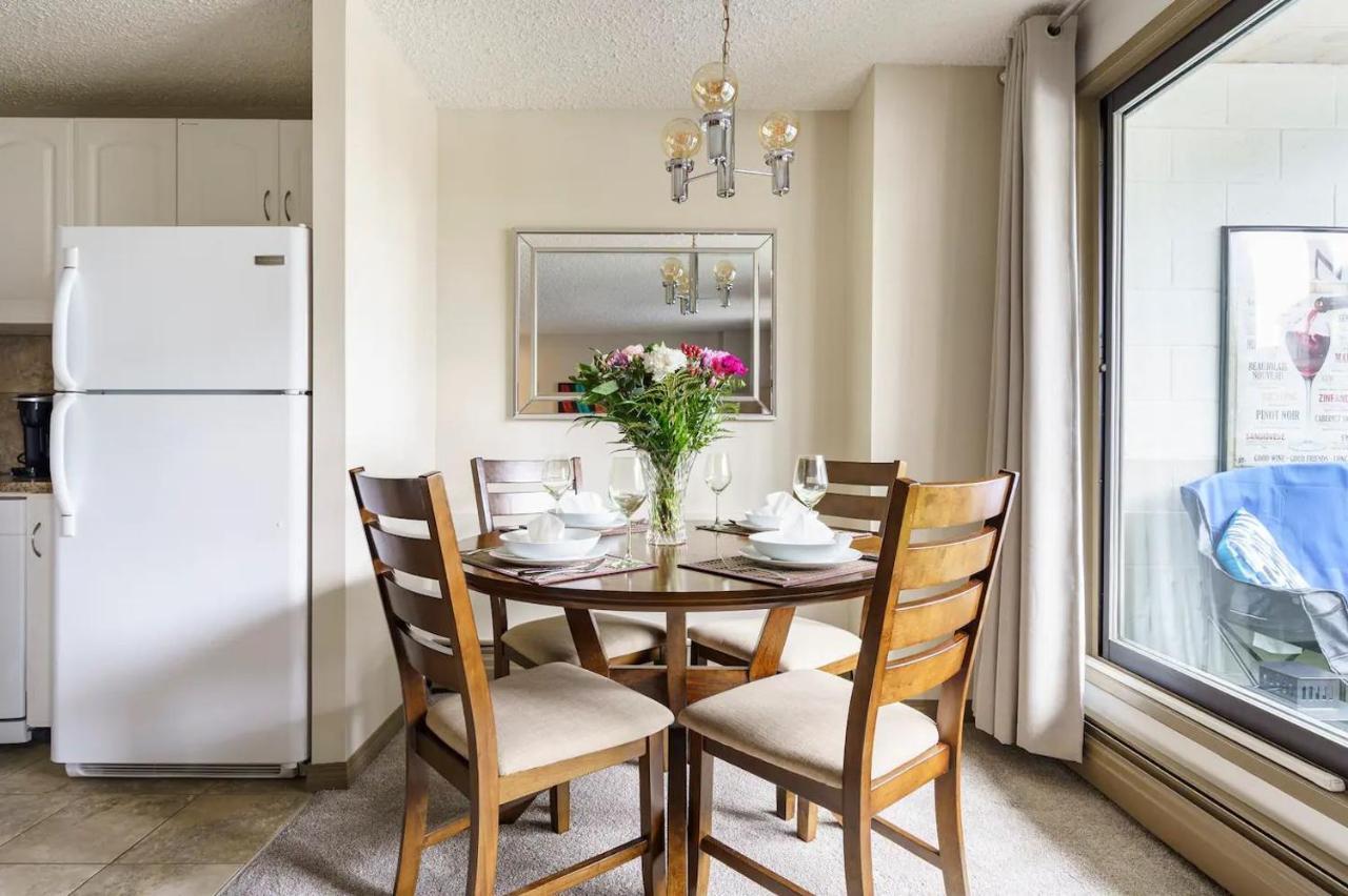 Entire Condo Downtown, Walk To Bmo & Stampede, Parking, 1,5 Hrs To Banff YYC Exteriér fotografie